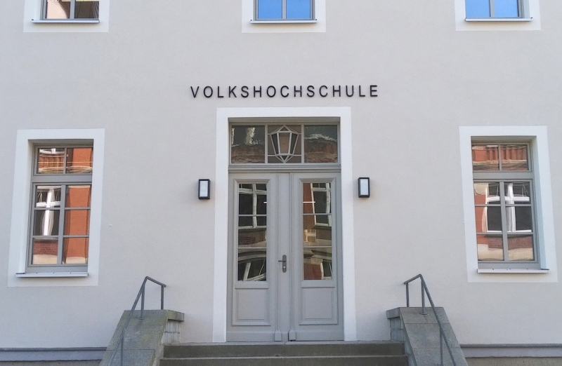 Eingangsportal Volkshochschule Aue